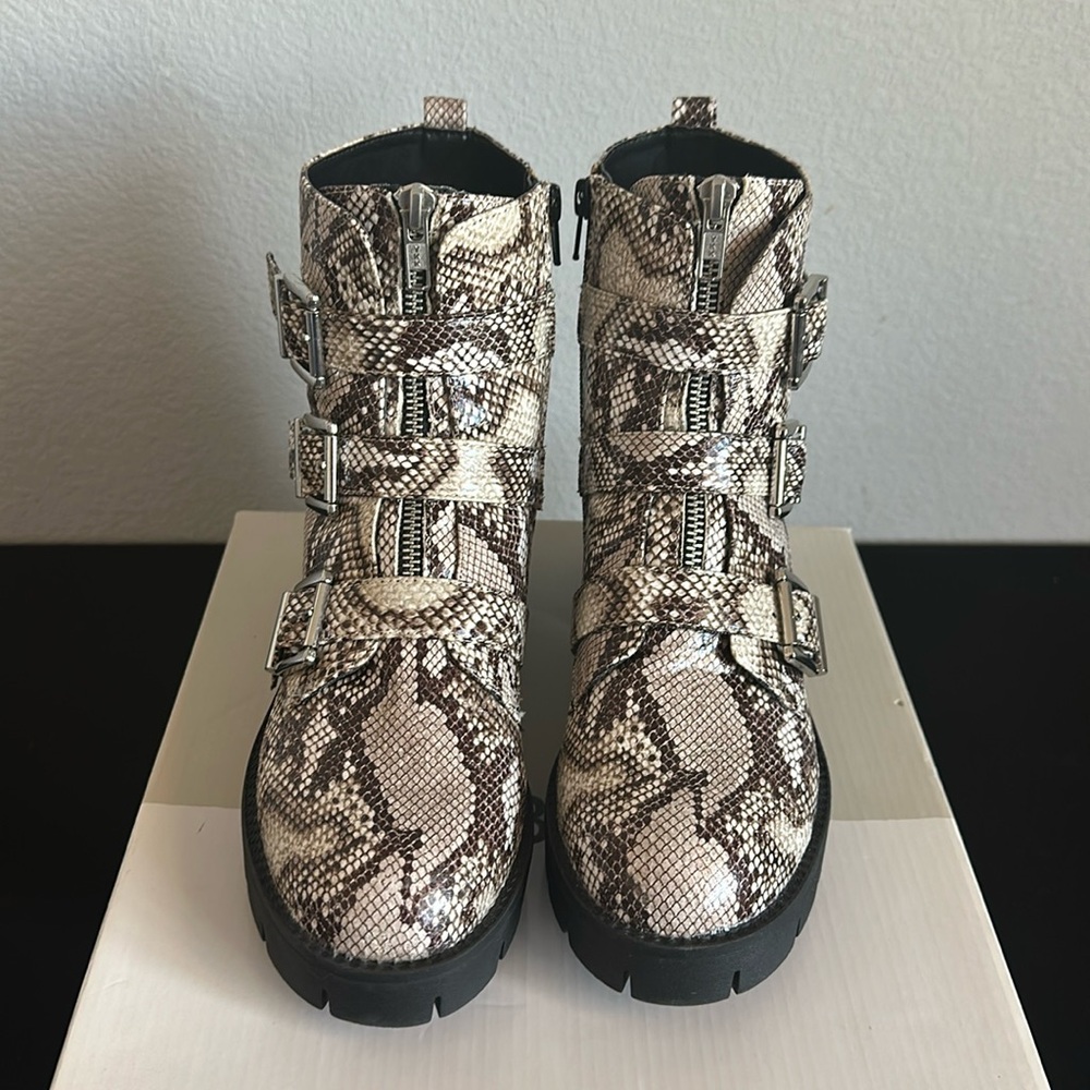 BPlilly-PU ankle boots, size us 9, snake print faux leather